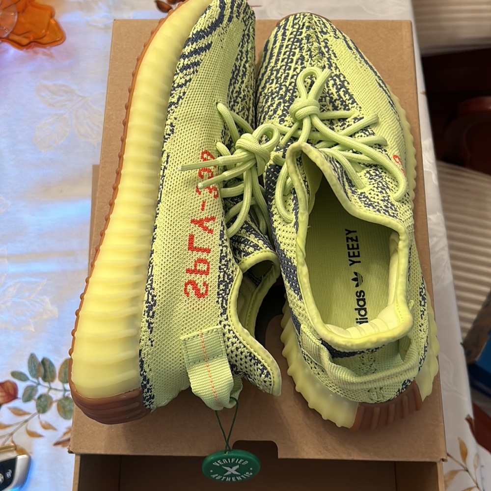 NWT Men’s size 9 adidas Yeezy Boost 350 V2 Sefrye- Semi Frozen Yellow color
